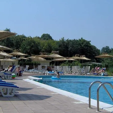 Joya Park Complex * Golden Sands