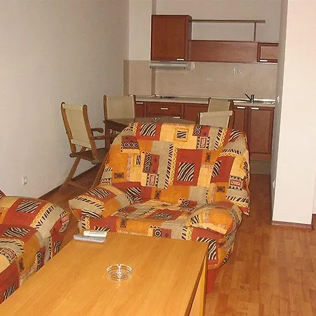 Joya Park Complex Golden Sands